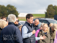 HC240925-48 - Harry Charlton Stable Visit